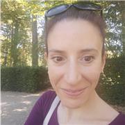 Soy profesora superior en lenguaje musical y diplomada en piano. Si te quieres iniciar en la música o necesitas refuerzo puedo ayudarte